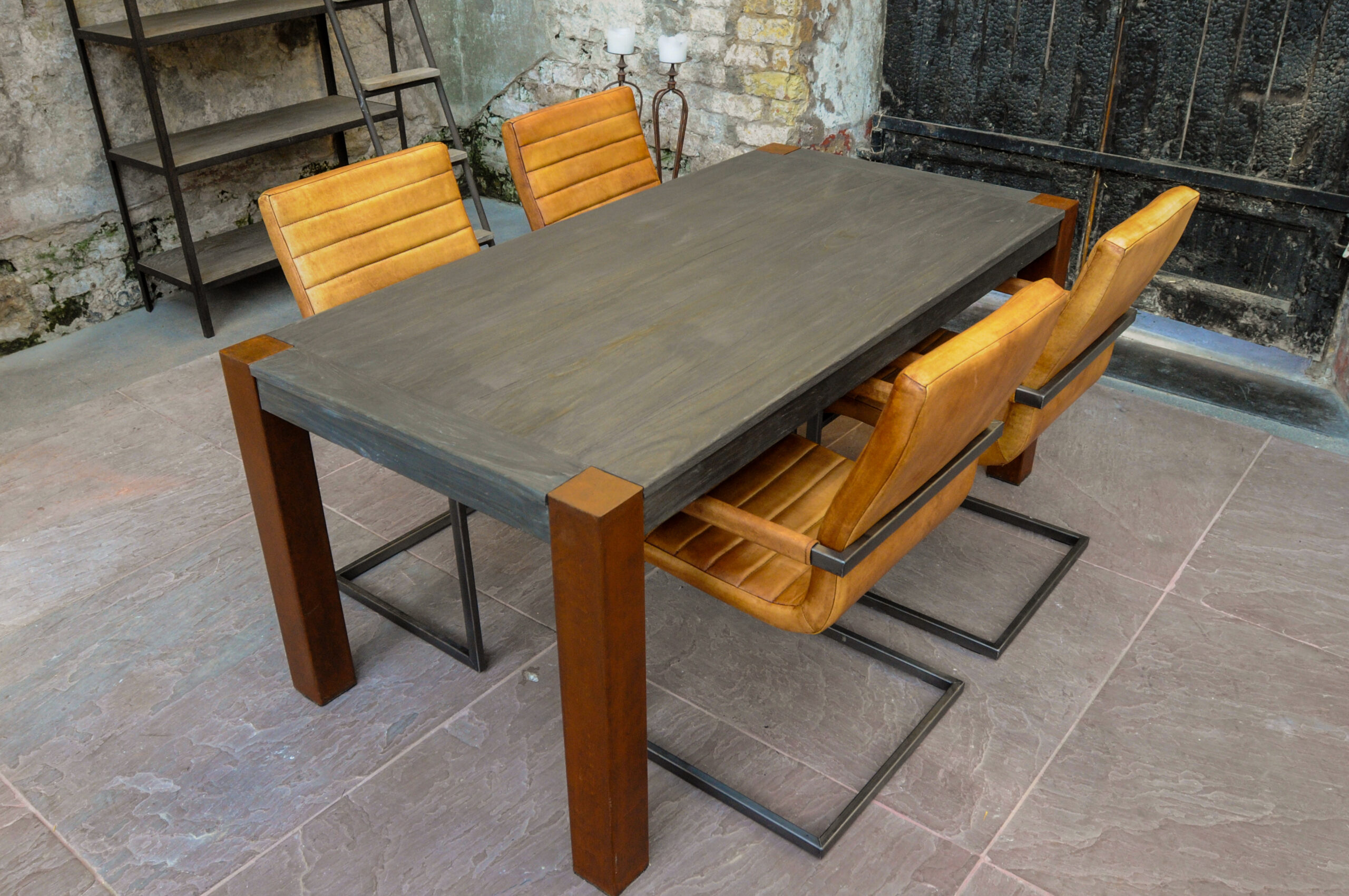 BOTLEK Industriële Eettafel | Teak uit Treinwagonplanken & Roestkleurige Poten | 180 x 90 / 240 x 100cm - Afbeelding 6