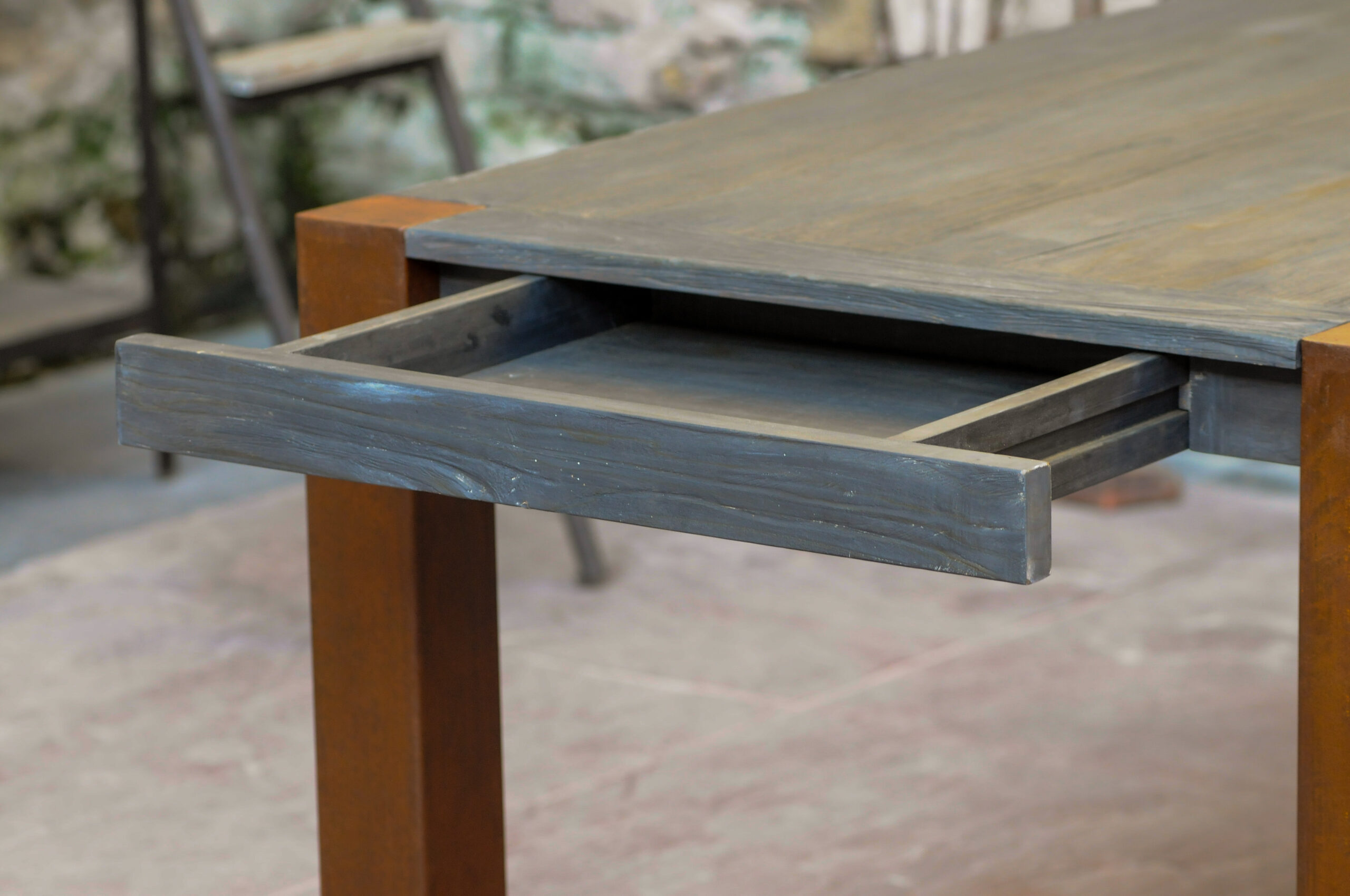 BOTLEK Industriële Eettafel | Teak uit Treinwagonplanken & Roestkleurige Poten | 180 x 90 / 240 x 100cm - Afbeelding 8